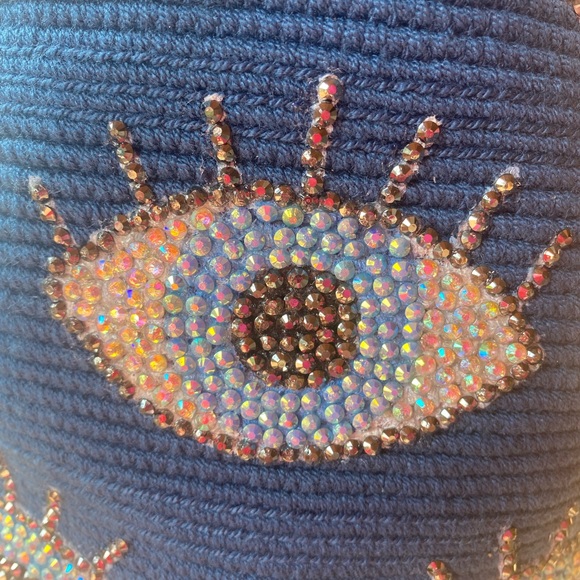 Wayuu crossbody evil eye bucket bag with crystals - Picture 4 of 4